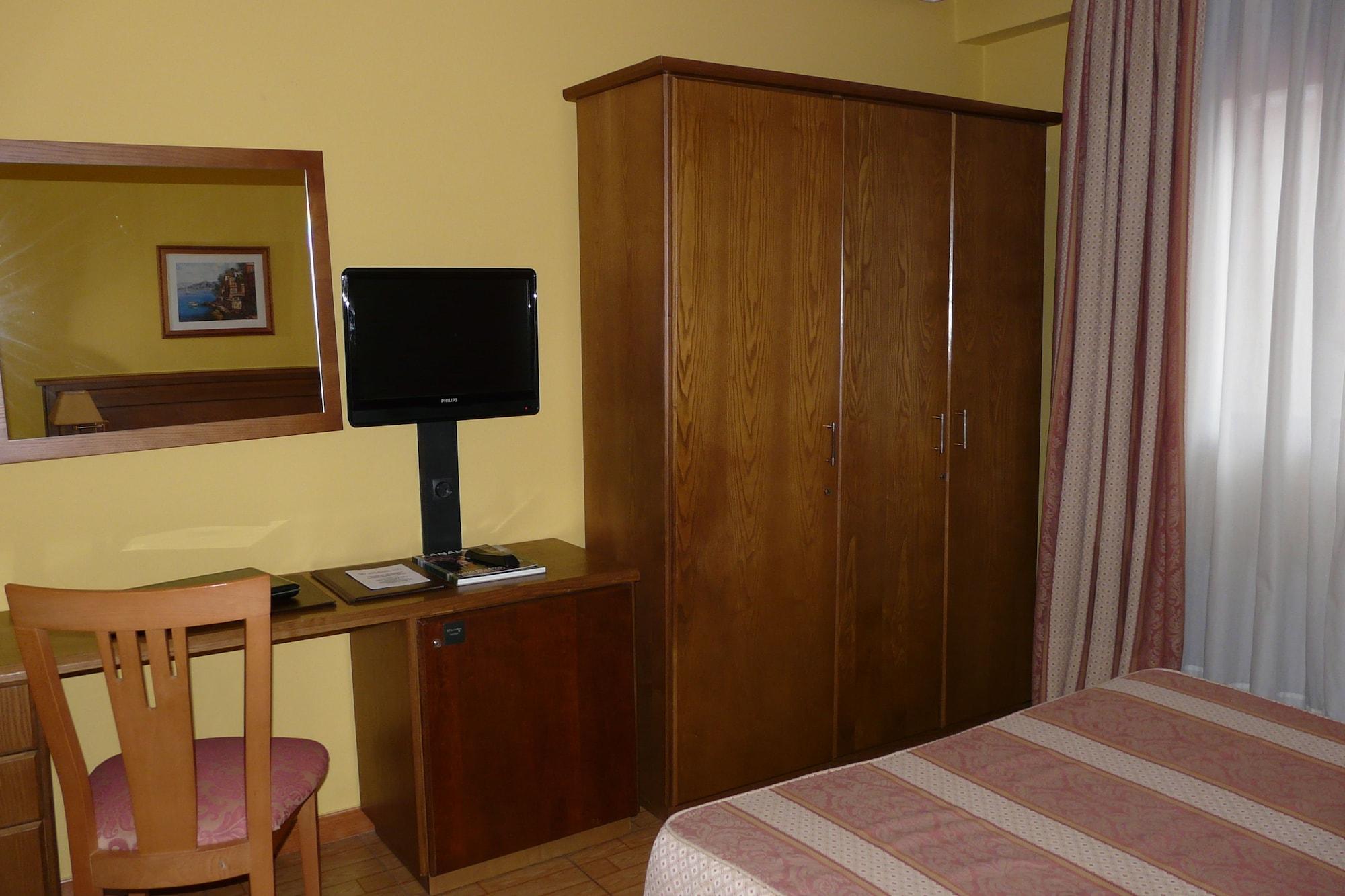 Idh Angel Hotel Oviedo Exterior photo