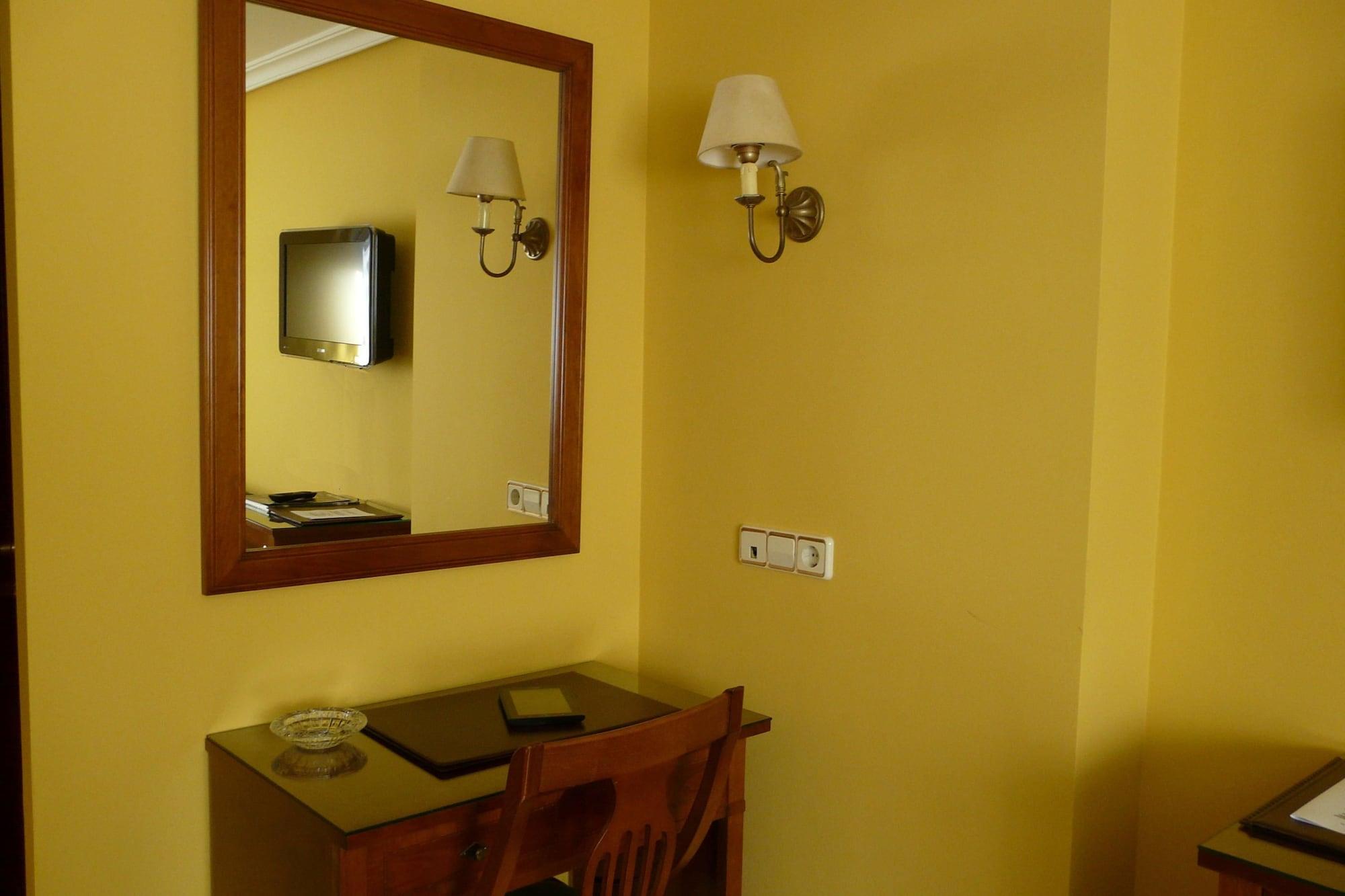 Idh Angel Hotel Oviedo Exterior photo