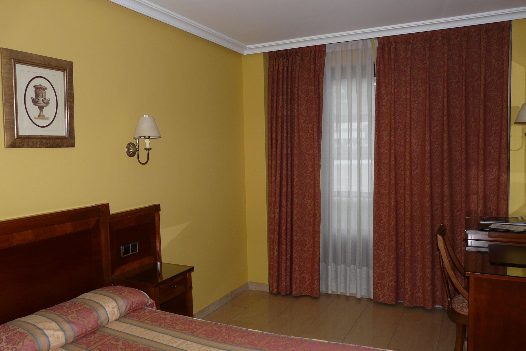 Idh Angel Hotel Oviedo Exterior photo