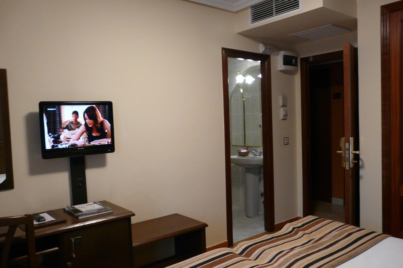 Idh Angel Hotel Oviedo Exterior photo